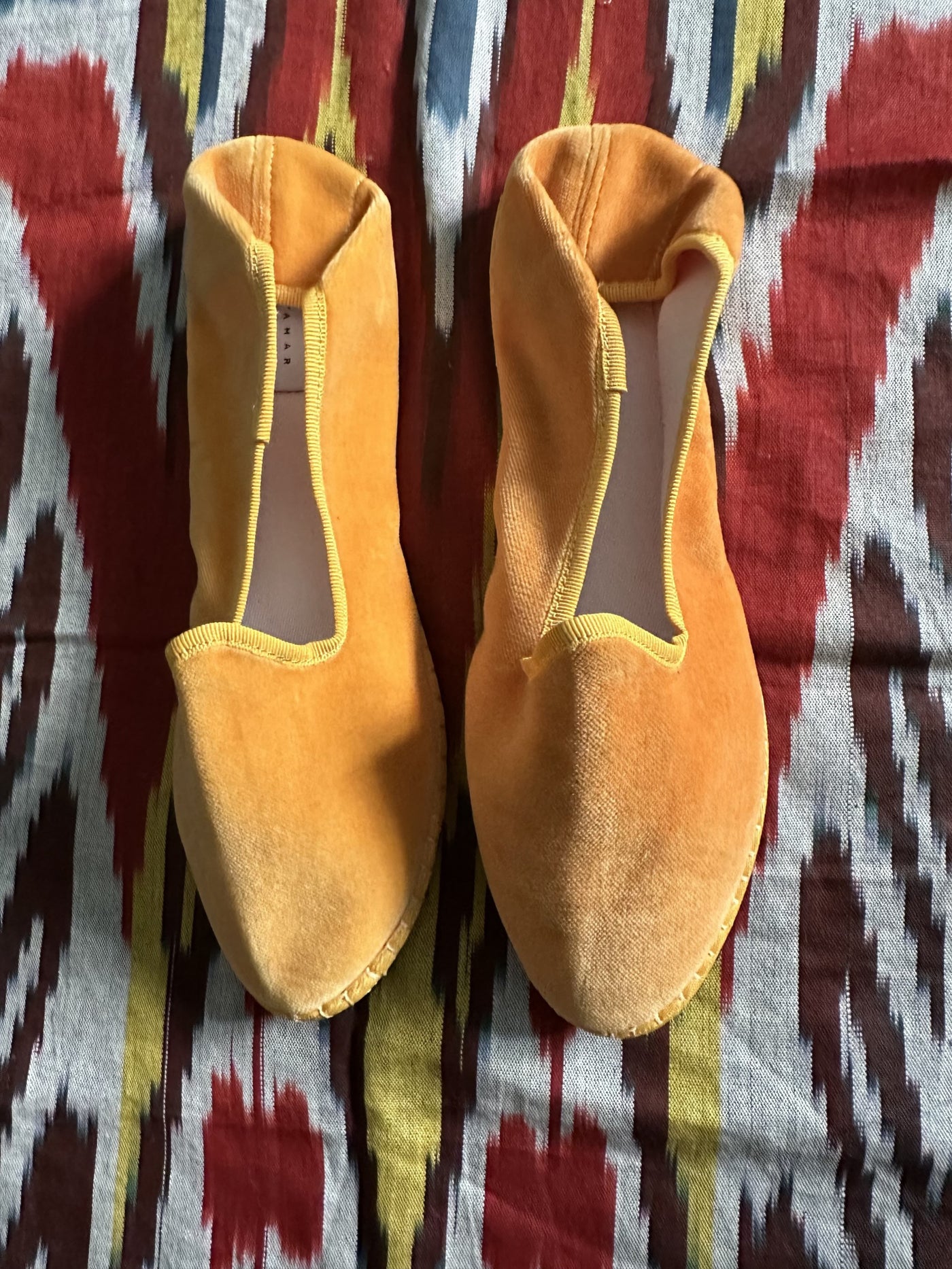 Sun Yellow Veneziane velvet shoes